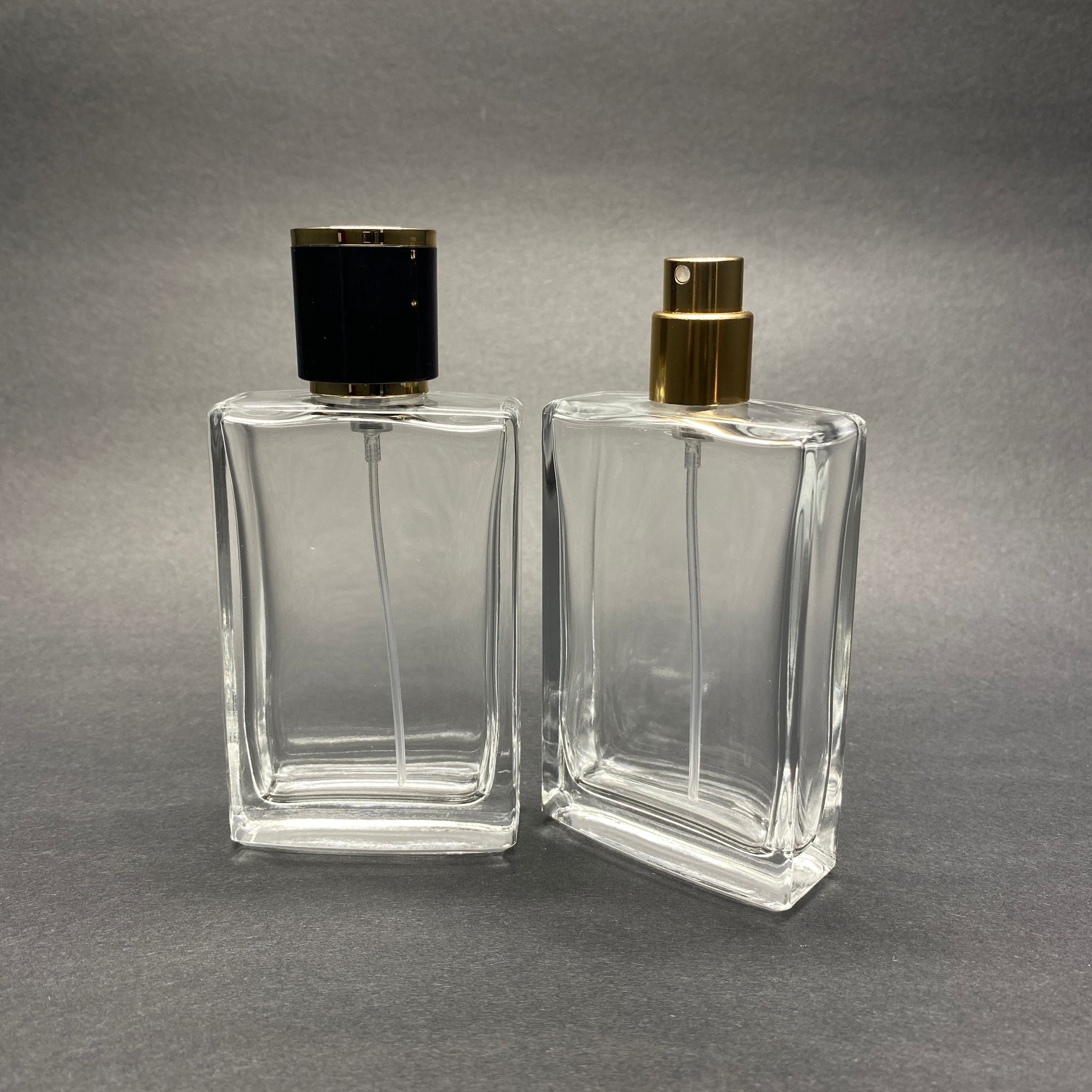 50 ML ПРАВОЪГЪЛНА БУТИЛКА ЗА ПАРФЮМ SOSSA - ЗЛАТЕН МЕТАЛЕН СПРЕЙ + ЗЛАТНО ЧЕРНА КАПАЧКА (15 MM УСТИЕ, ЛЕСНО ЗАТВАРЯНЕ С Щракване)