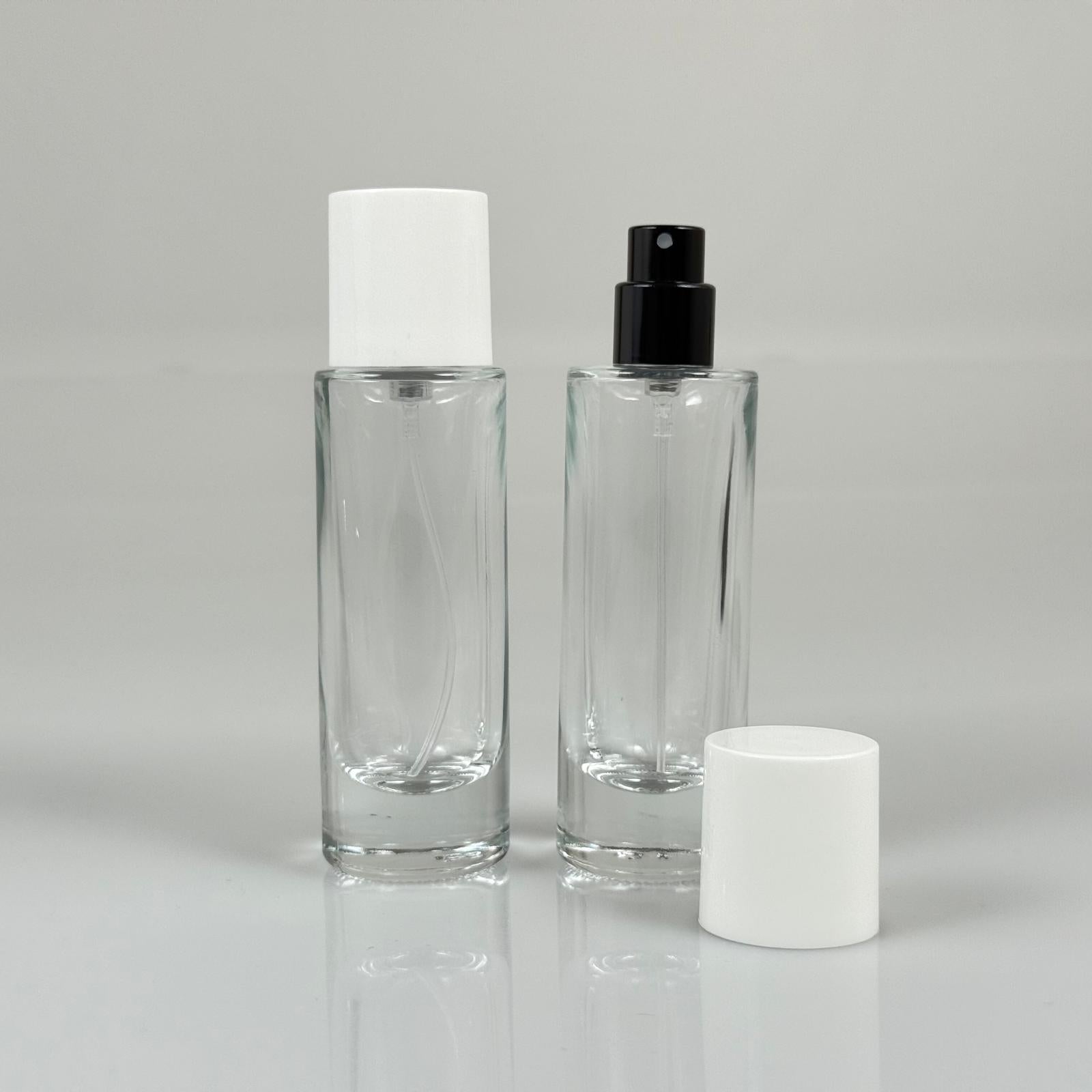 30 ML ЦИЛИНДРИЧЕН ДЪЛЪГ МОДЕЛ ФЛАКОН ЗА ПАРФЮМ - ЧЕРЕН МЕТАЛЕН СПРЕЙ + БЯЛА ПЛАСТМАСОВА КАПАЧКА (15 ММ УСТИЕ, ЛЕСНО ЗАТВАРЯНЕ С Щракване)