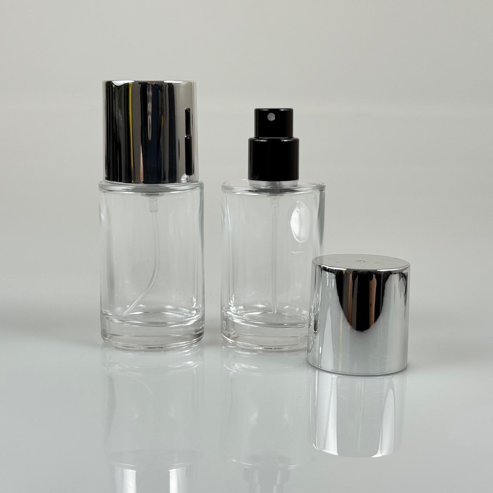 30 ML ЦИЛИНДРИЧЕН МОДЕЛ БУТИЛКА ЗА ПАРФЮМ SAVAGE - ЧЕРЕН МЕТАЛЕН СПРЕЙ + СРЕБРИСТА ШИРОКА КАПАЧКА (15 ММ УСТИЕ, ЛЕСНО ЗАТВАРЯНЕ С Щракване)