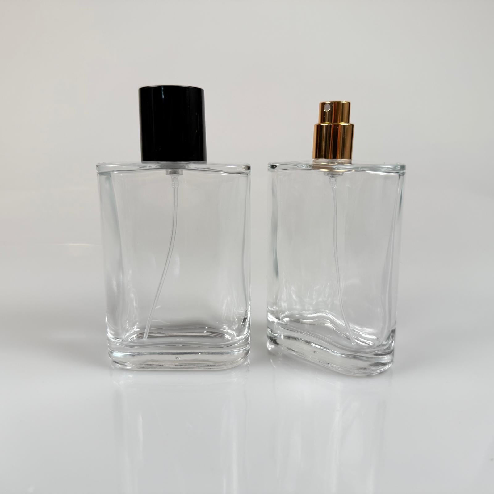 100 ML ПЛОСЪК МОДЕЛ CEO ПАРФЮМНА БУТИЛКА - ЗЛАТЕН МЕТАЛЕН СПРЕЙ + ЧЕРНА КАПАЧКА (15 MM УСТИЯ, ЛЕСНО ЗАТВАРЯНЕ С Щракване)