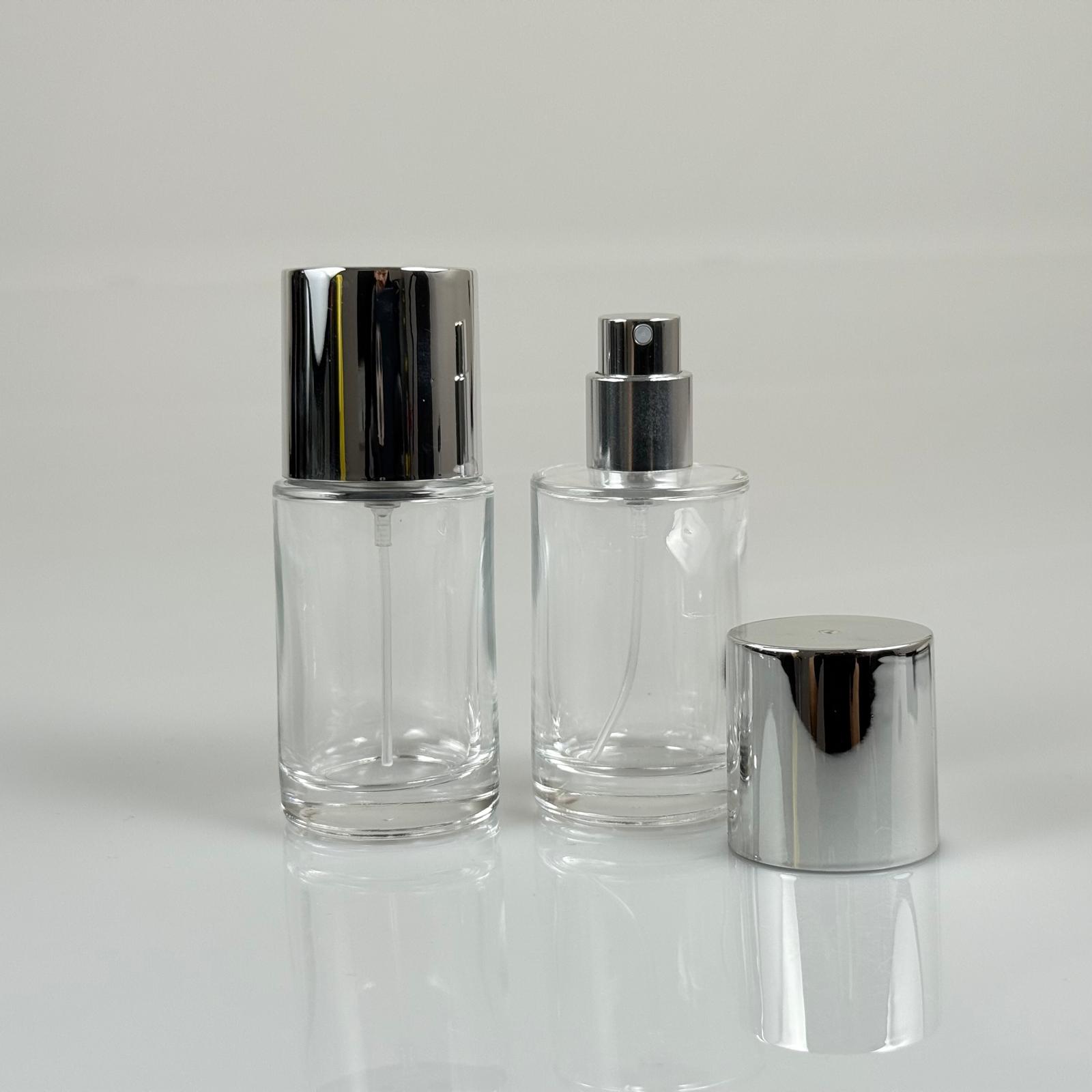 30 ML ЦИЛИНДРИЧЕН МОДЕЛ SAVAGE ПАРФЮМНА БУТИЛКА - СРЕБРИСТ МЕТАЛЕН СПРЕЙ + СРЕБРИСТА ШИРОКА КАПАЧКА (15 ММ УСТИЕ, ЛЕСНО ЗАТВАРЯНЕ С Щракване)