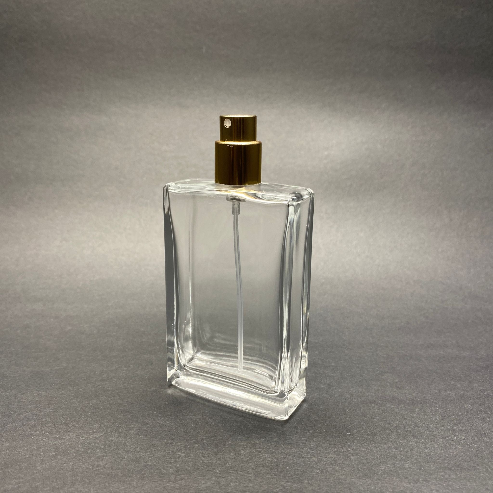 50 ML ПРАВОЪГЪЛНА БУТИЛКА ЗА ПАРФЮМ SOSSA - ЗЛАТЕН МЕТАЛЕН СПРЕЙ (15 MM УСТИЯ, ЛЕСНО ЗАТВАРЯНЕ С Щракване)