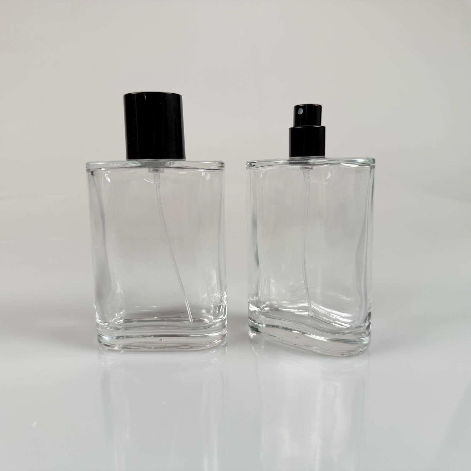 100 ML ПЛОСЪК МОДЕЛ CEO ПАРФЮМНА БУТИЛКА - ЧЕРЕН МЕТАЛЕН СПРЕЙ + ЧЕРНА КАПАЧКА (15 ММ УСТИЕ, ЛЕСНО ЗАТВАРЯНЕ С Щракване)