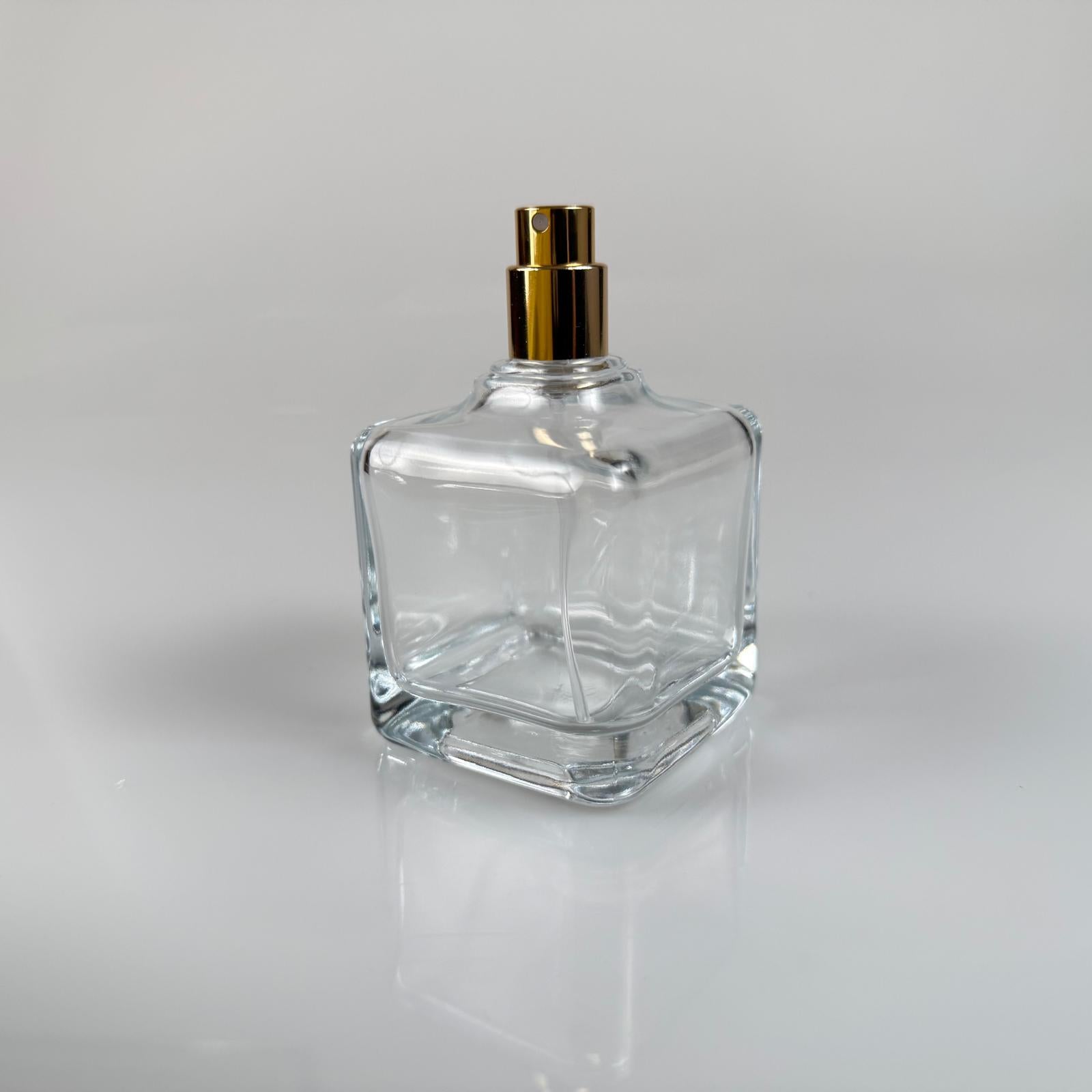 100 ML КВАДРАТЕН МОДЕЛ LURA БУТИЛКА ЗА ПАРФЮМ - ЗЛАТЕН МЕТАЛЕН СПРЕЙ (15 MM УСТИЯ, ЛЕСНО ЗАТВАРЯНЕ С Щракване)