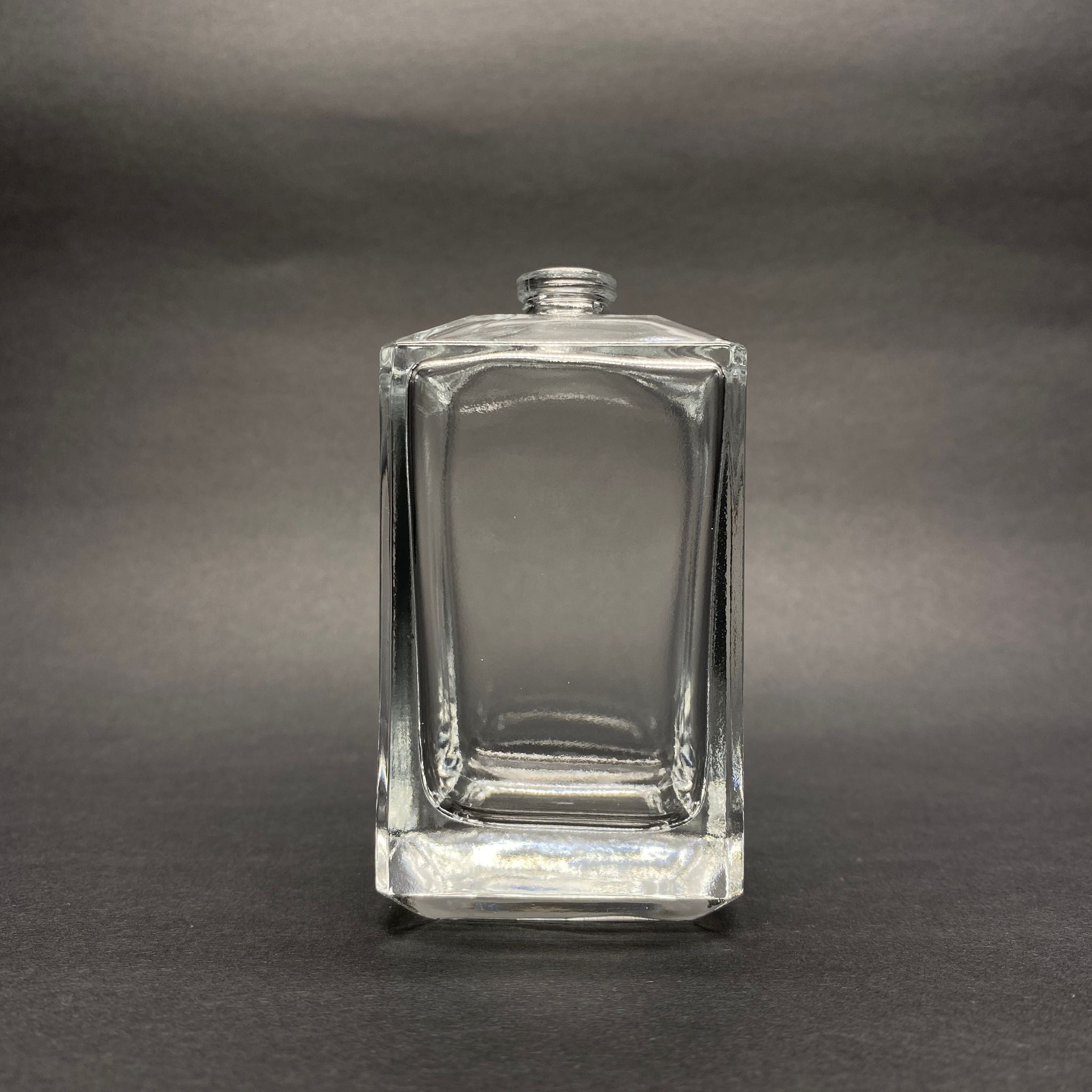 100 ML ЪГЛОВ КОНУСЕН МОДЕЛ БУТИЛКА ЗА ПАРФЮМ ПРИЗМА - БЕЗ КАПАЧКА (15 ММ УСТИЕ, ЛЕСНО ЗАТВАРЯНЕ С Щракване)