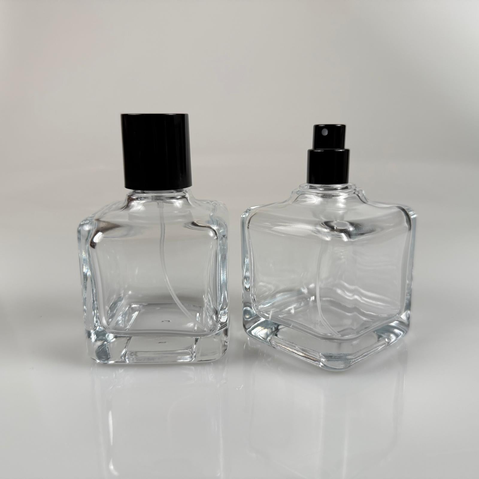 100 ML КВАДРАТЕН МОДЕЛ LURA БУТИЛКА ЗА ПАРФЮМ - ЧЕРЕН МЕТАЛЕН СПРЕЙ + ЧЕРНА КАПАЧКА (15 ММ УСТИЕ, ЛЕСНО ЗАТВАРЯНЕ С Щракване)