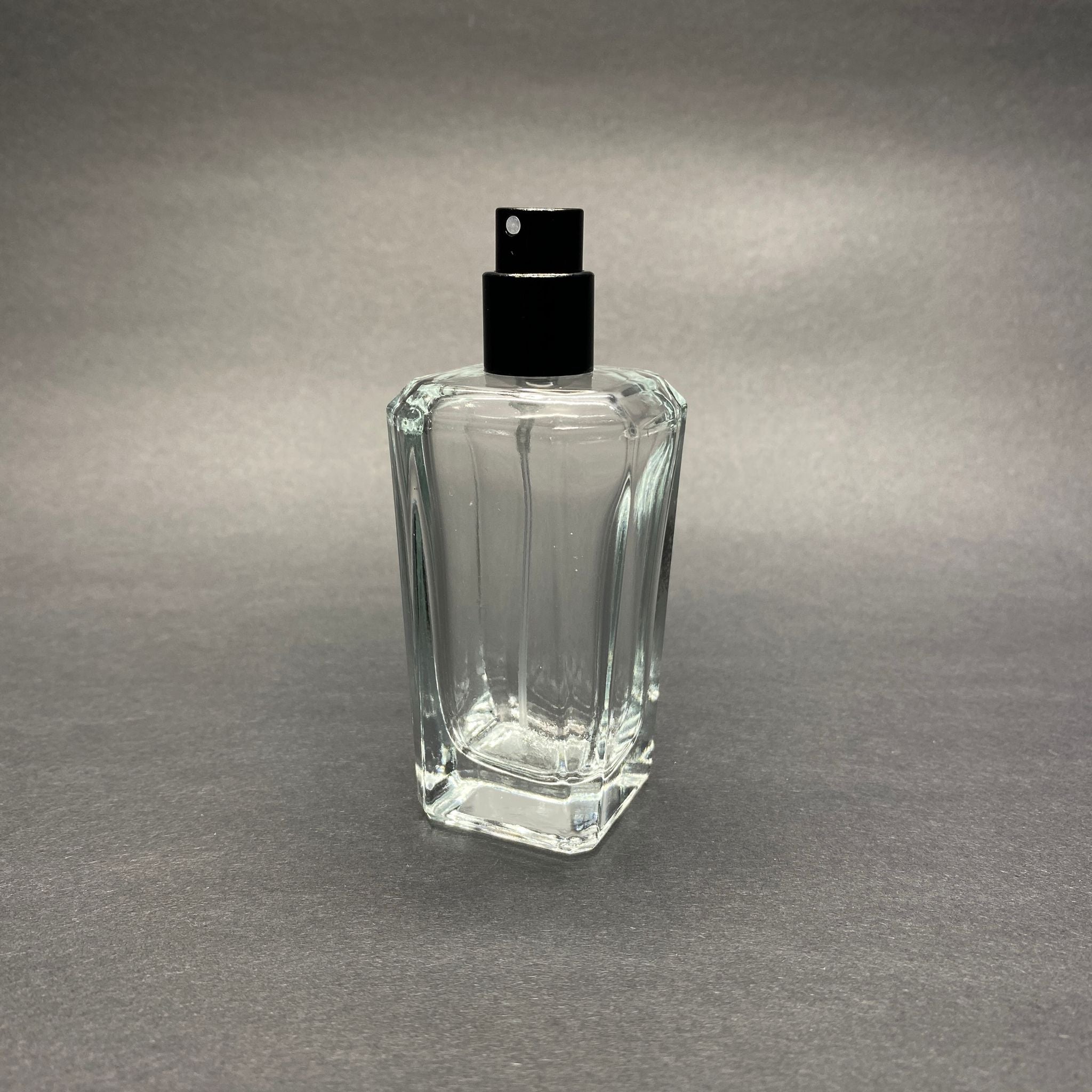 50 ML КВАДРАТЕН МОДЕЛ ЗА ПАРФЮМ MIRA - ЧЕРЕН МЕТАЛЕН СПРЕЙ (15 MM УСТИЕ, ЛЕСНО ЗАТВАРЯНЕ С Щракване)