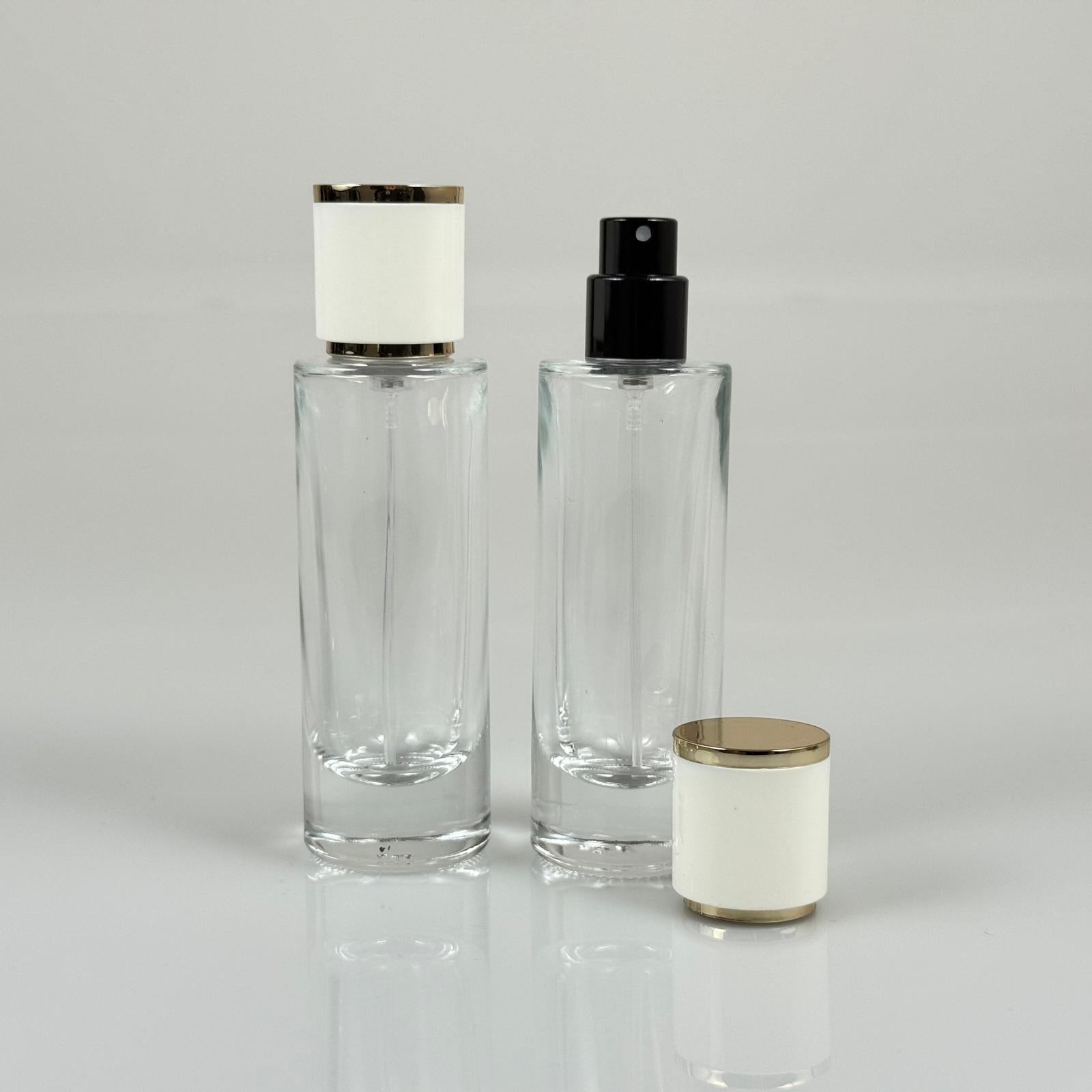 30 ML ЦИЛИНДРИЧЕН ДЪЛЪГ МОДЕЛ ФЛАКОН ЗА ПАРФЮМ - ЧЕРЕН МЕТАЛЕН СПРЕЙ + ЗЛАТНО БЯЛА КАПАЧКА (15 ММ УСТИЕ, ЛЕСНО ЗАТВАРЯНЕ С Щракване)