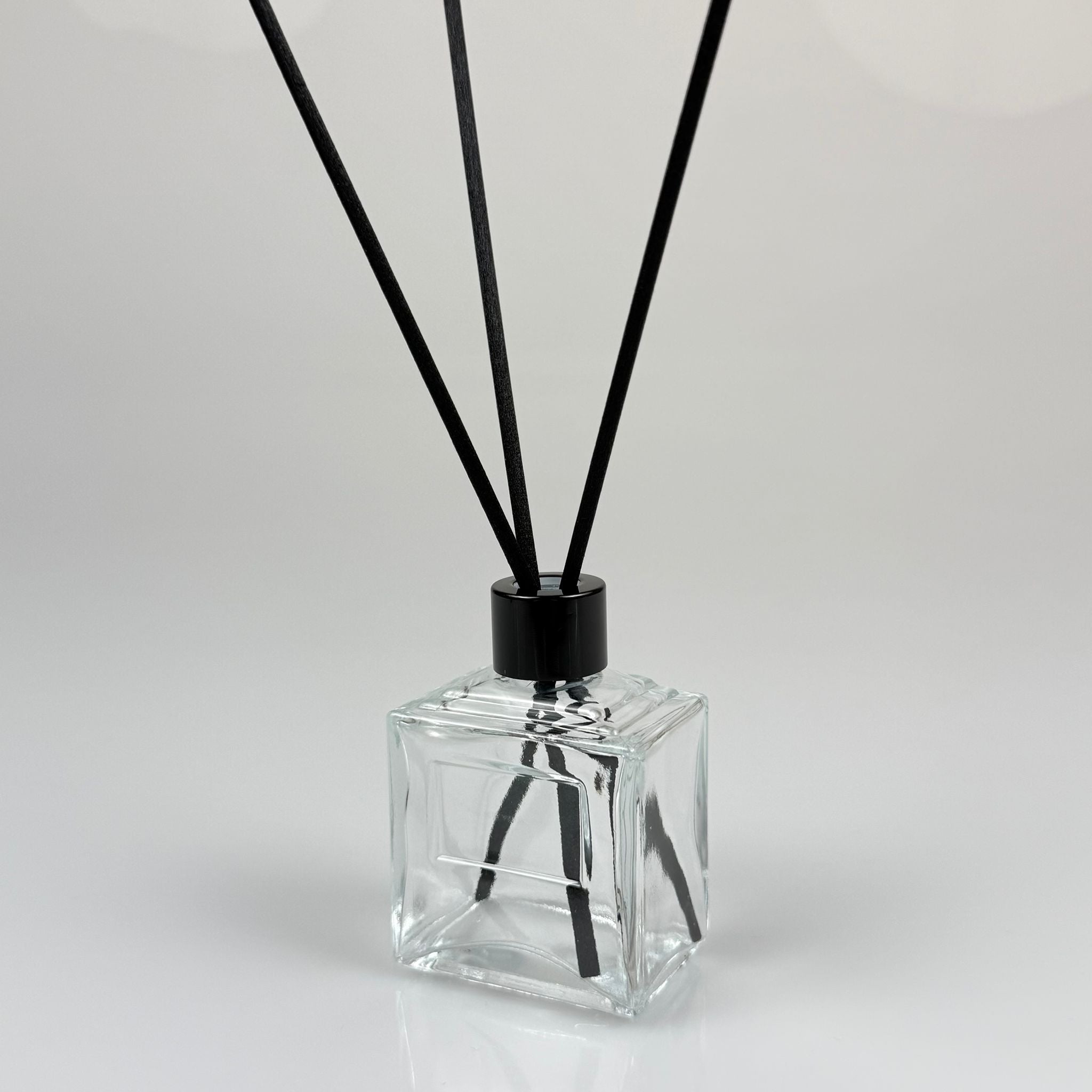 50 CC Rectangular Prism Prestige Glass Bamboo Room Fragrance Bottle - 50 мл бутилка с дифузьор от бамбукова тръстика - бутилка с дифузер - стъклена бутилка + черна метална капачка + пластмасова запушалка + 3 черни влакна от бамбукова тръстика
