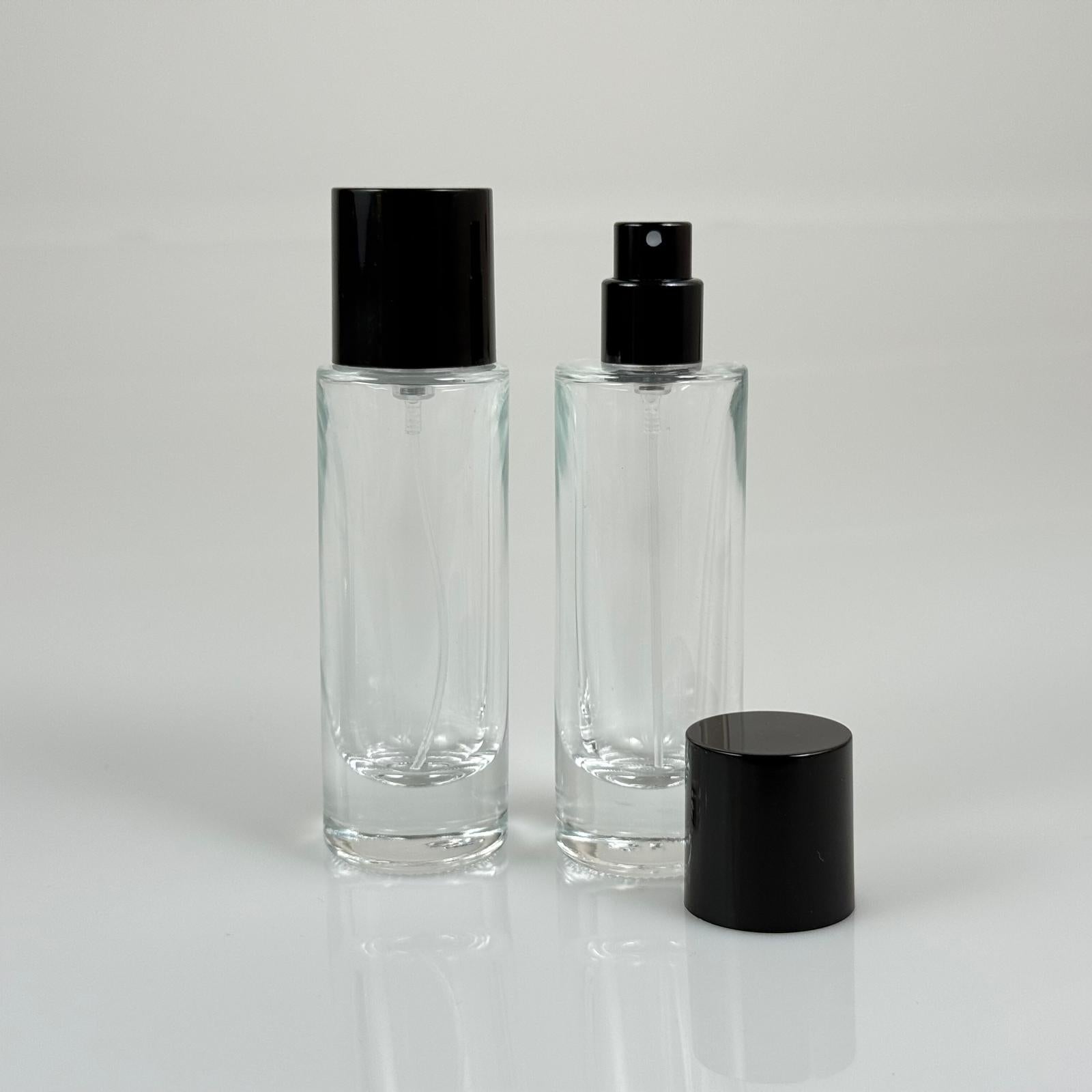 30 ML ЦИЛИНДРИЧЕН ДЪЛЪГ МОДЕЛ ФЛАКОН ЗА ПАРФЮМ - ЧЕРЕН МЕТАЛЕН СПРЕЙ + ЧЕРНА ПЛАСТМАСОВА КАПАЧКА (15 ММ УСТИЯ, ЛЕСНО ЗАТВАРЯНЕ С Щракване)