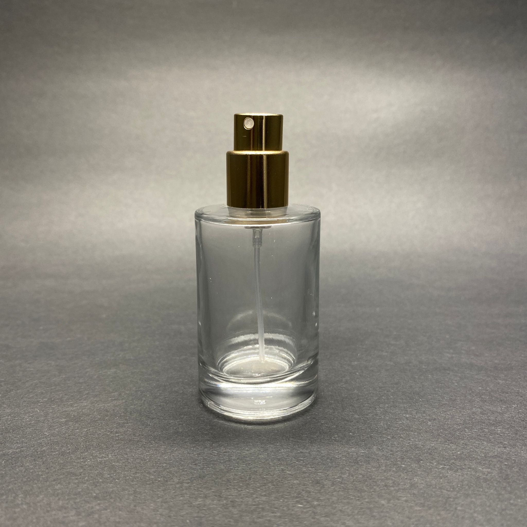 30 ML ЦИЛИНДРИЧЕН МОДЕЛ ФЛАКОН ЗА ПАРФЮМ SAVAGE - ЗЛАТЕН МЕТАЛЕН СПРЕЙ (15 ММ УСТИЯ, ЛЕСНО ЗАТВАРЯНЕ С Щракване)