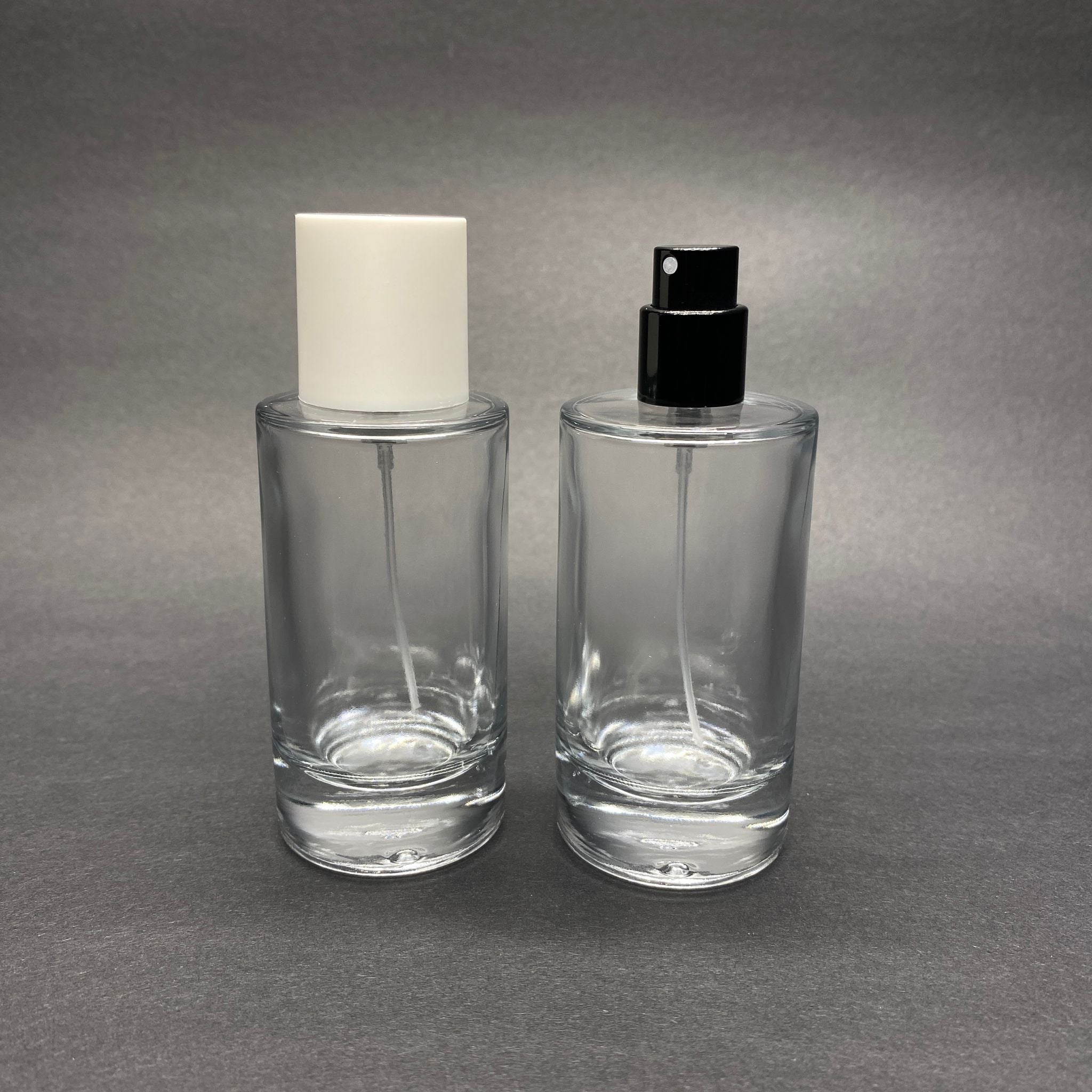 50 ML ЦИЛИНДРИЧЕН МОДЕЛ ЗА ПАРФЮМ MARS - ЧЕРЕН МЕТАЛЕН СПРЕЙ + БЯЛА КАПАЧКА (15 MM УСТИЕ, ЛЕСНО ЗАТВАРЯНЕ С Щракване)