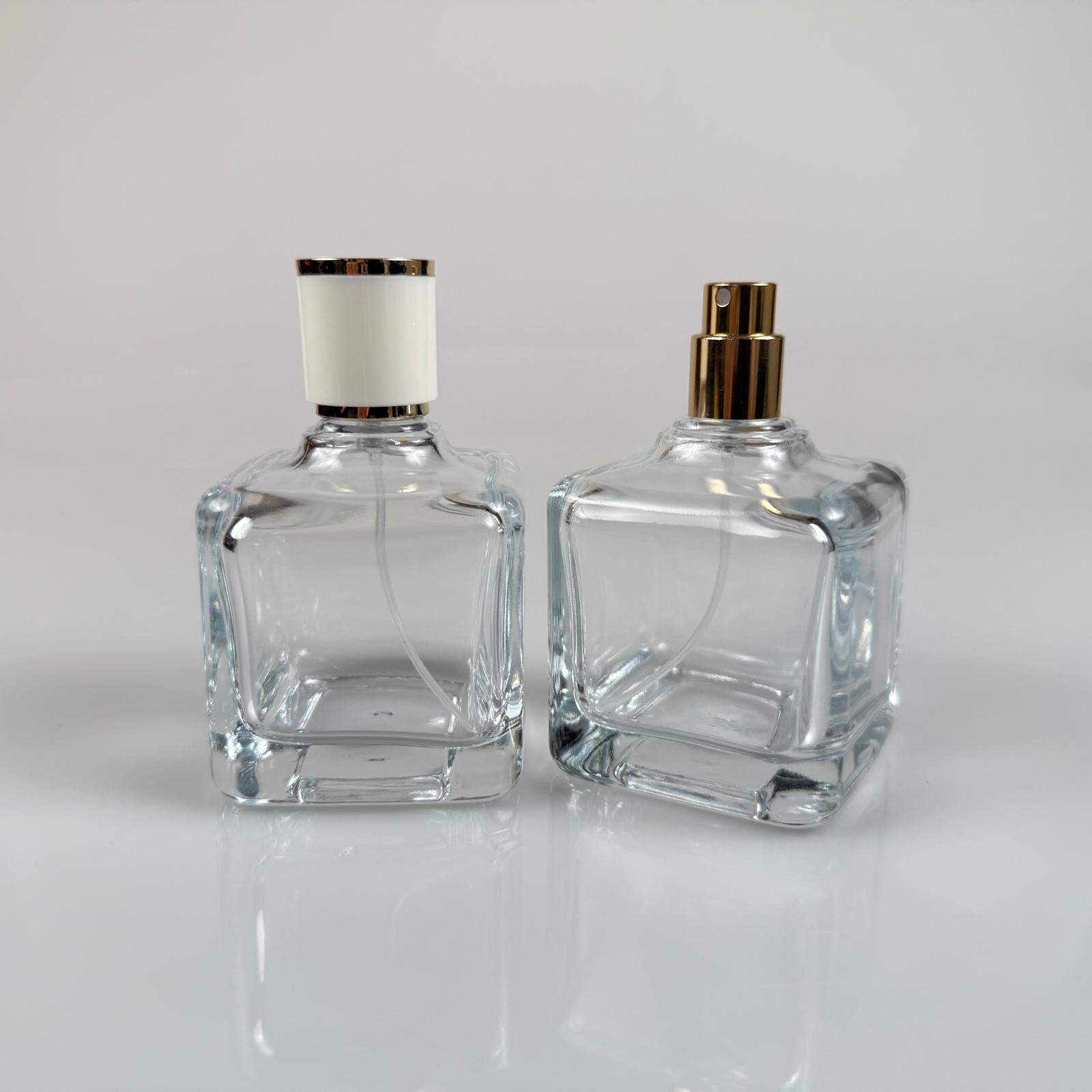 100 ML КВАДРАТЕН МОДЕЛ LURA БУТИЛКА ЗА ПАРФЮМ - ЗЛАТЕН МЕТАЛЕН СПРЕЙ + ЗЛАТНО БЯЛА КАПАЧКА (15 ММ УСТИЕ, ЛЕСНО ЗАТВАРЯНЕ С Щракване)