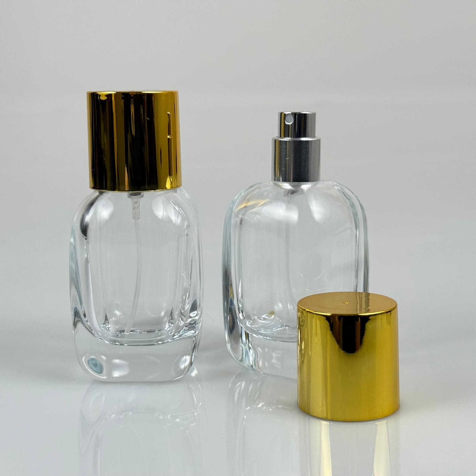 50 ML ЦИЛИНДРИЧЕН МОДЕЛ БУТИЛКА ЗА ПАРФЮМ CORE - СРЕБЪРЕН МЕТАЛЕН СПРЕЙ + ЗЛАТНА ШИРОКА КАПАЧКА (15 MM УСТИЕ, ЛЕСНО ЗАТВАРЯНЕ С Щракване)