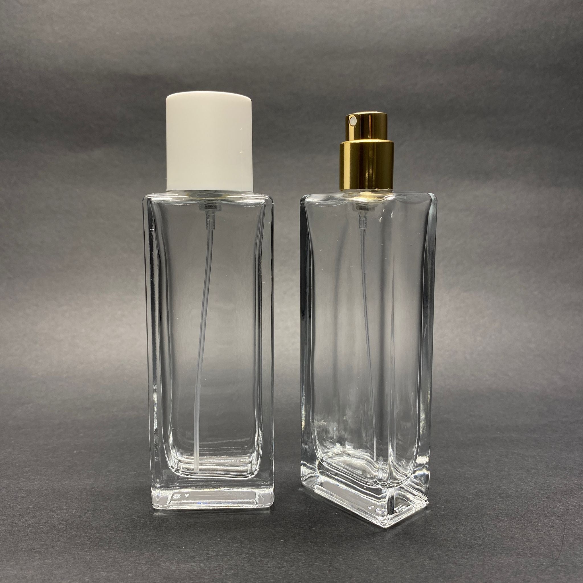 50 ML ПРАВОЪГЪЛЕН МОДЕЛ FORTUNE TALL БУТИЛКА ЗА ПАРФЮМ - ЗЛАТЕН МЕТАЛЕН СПРЕЙ + БЯЛА КАПАЧКА (15 MM УСТИЕ, ЛЕСНО ЗАТВАРЯНЕ С Щракване)
