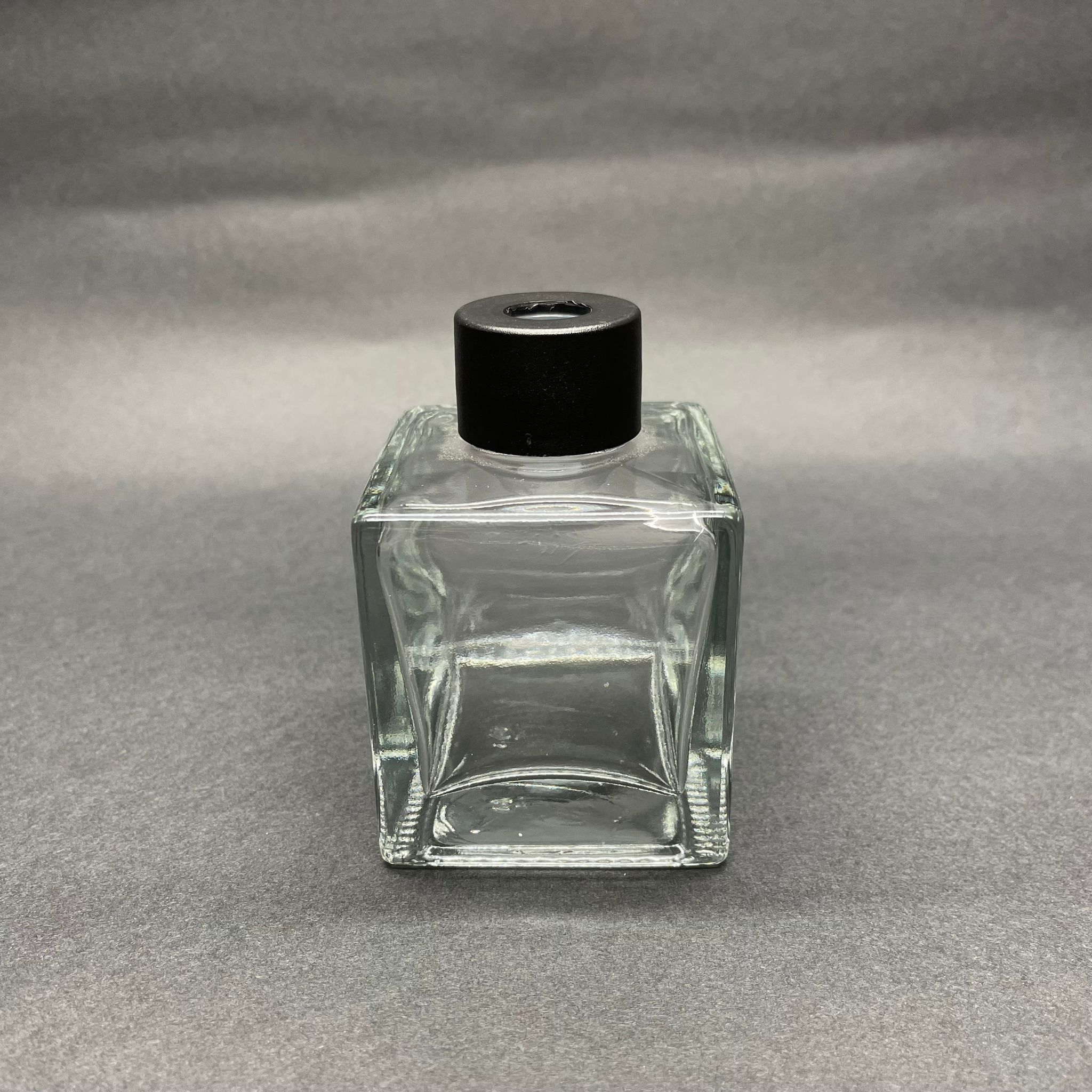 100 CC КВАДРАТЕН БАМБУК СТЪКЛЕН ФЛАКОН ЗА СТАЯ - 100 ML КВАДРАТЕН БАМБУК СТАЕН ФЛАКОН - ДИФУЗОР - СТЪКЛЕНА БУТИЛКА + ЧЕРНА КАПКА + ЗАПАПКА