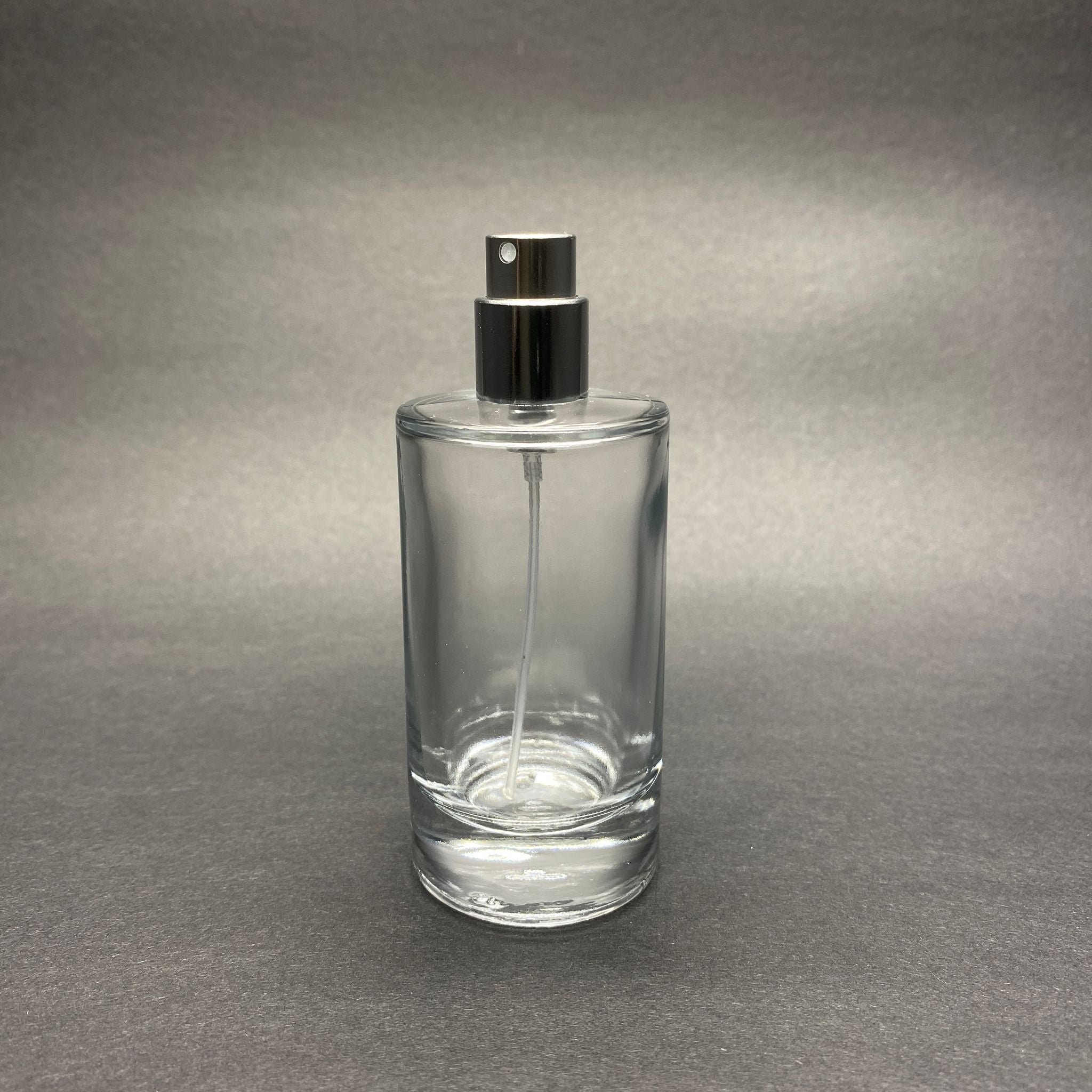 50 ML ЦИЛИНДРИЧЕН МОДЕЛ MARS ПАРФЮМНА БУТИЛКА - СРЕБРИСТ МЕТАЛЕН СПРЕЙ (15 MM УСТИЯ, ЛЕСНО ЗАТВАРЯНЕ С Щракване)