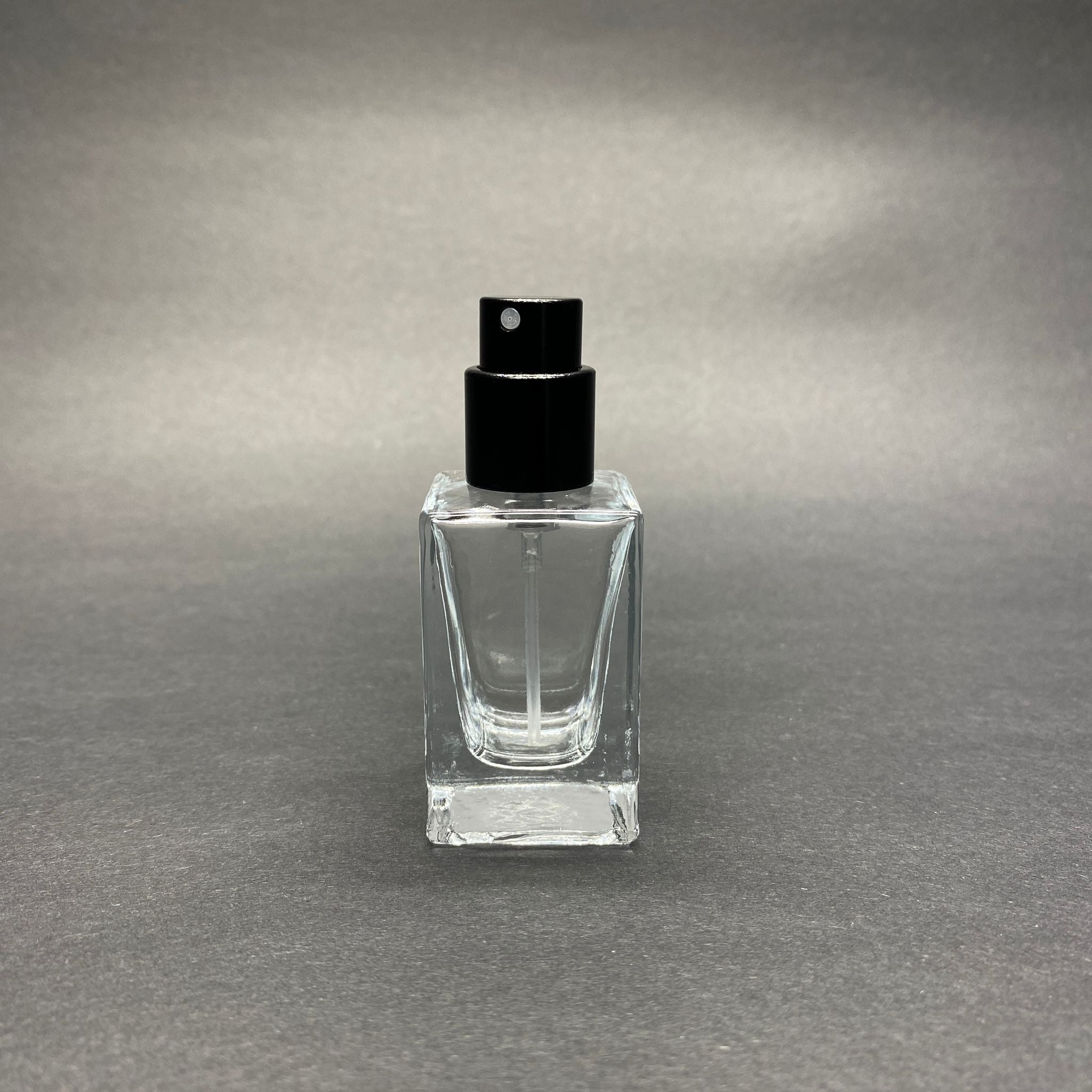 15 ML КВАДРАТЕН МОДЕЛ ЗА ПАРФЮМ BLOOM - ЧЕРЕН МЕТАЛЕН СПРЕЙ (15 MM УСТИЯ, ЛЕСНО ЗАТВАРЯНЕ С Щракване)